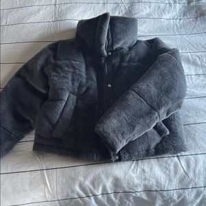 Abercrombie Mini puffer Cozy Faux Fur Jacket in Charcoal